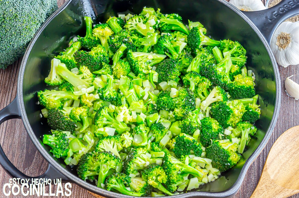 Cómo hacer brócoli salteado con ajo (brócoli al ajillo)