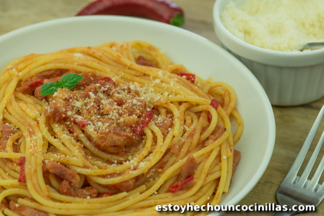 Espaguetis a la amatriciana (Spaghetti all’Amatriciana)