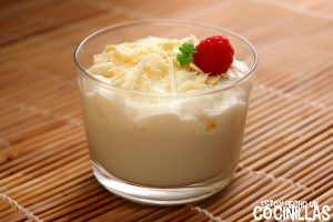 Mousse de chocolate blanco