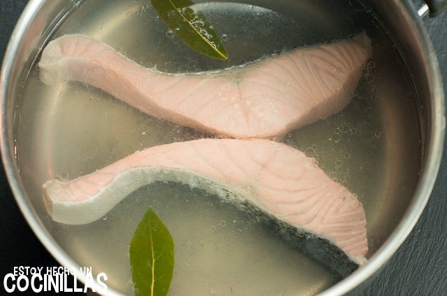 Crema de salmón para untar (cocer el pescado)