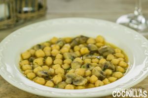 Garbanzos con champiñones