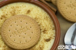 Receta de natillas caseras con galletas María y canela