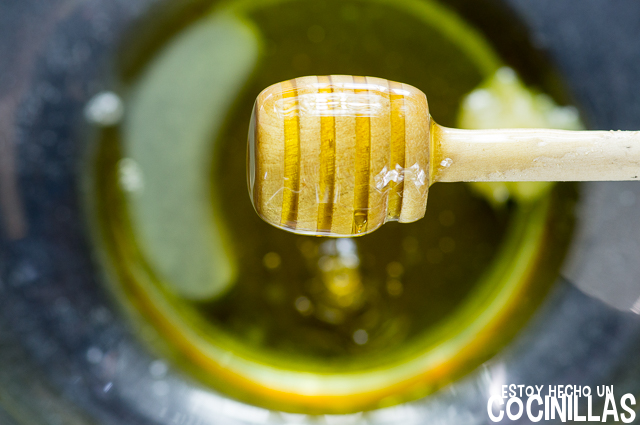 Marinada de miel, aceite de oliva y ajo