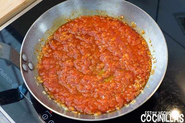 Potaje de garbanzos con acelgas (sofrito con tomate)
