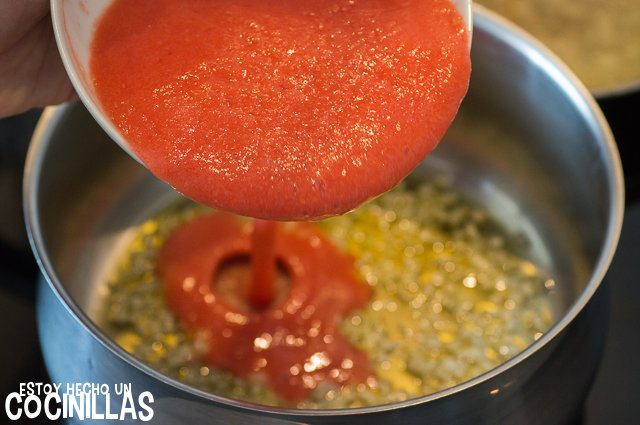 Arroz blanco con tomate (agregar tomate triturado)