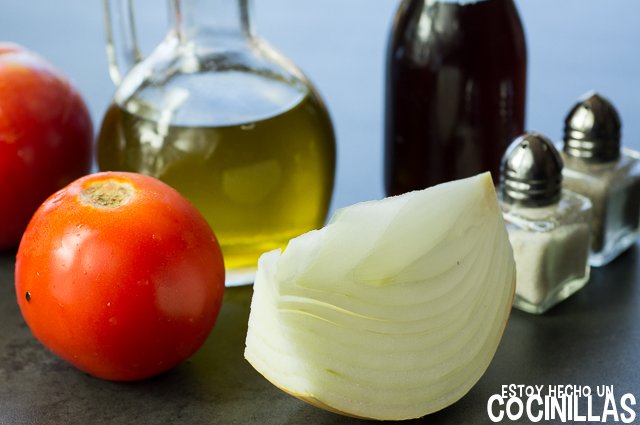 Ensalada de tomate y cebolla (ingredientes)