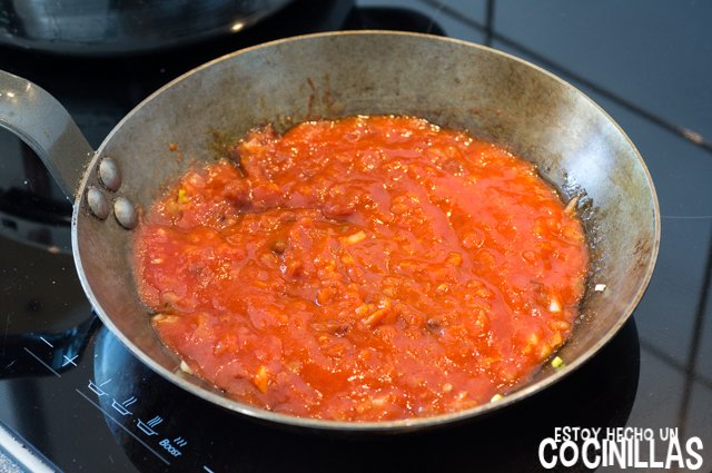 Alubias con chorizo (tomate)