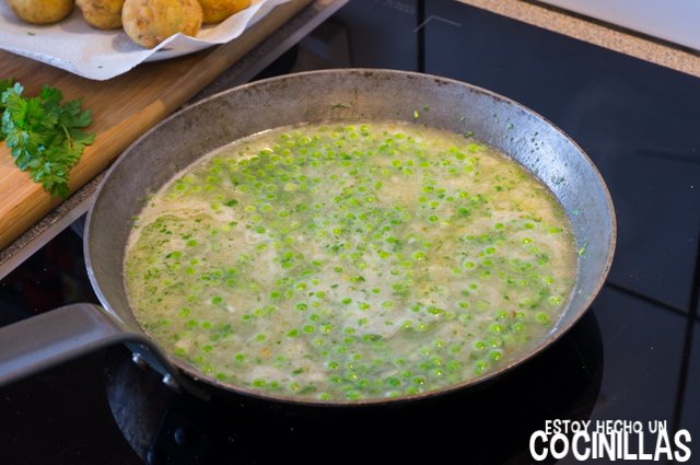 Albóndigas de bacalao en salsa verde (espesar)