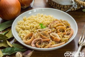 Calamares encebollados
