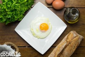 Receta De Huevo Frito En Microondas. Fácil, Rápido Y Sin Manchar.