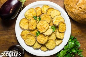 Receta de berenjenas rebozadas (crujientes y nada aceitosas)