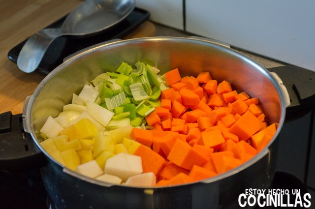 Crema de calabaza y zanahoria (cortar)