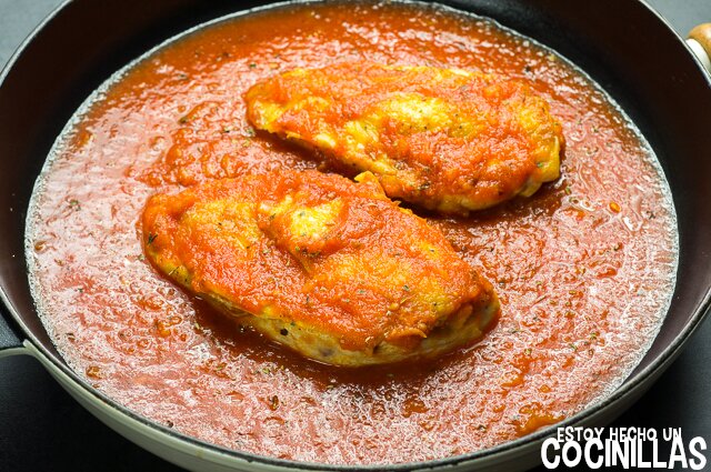 Pechugas de pollo con tomate