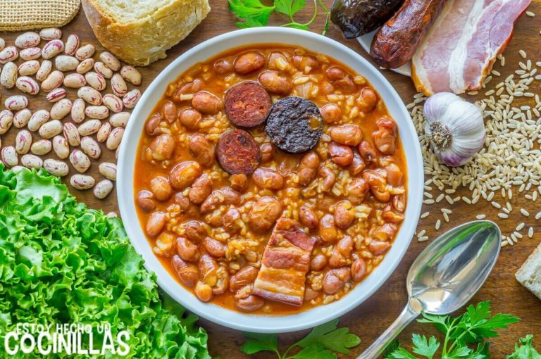 Receta de potaje de alubias pintas con arroz, chorizo, morcilla y panceta