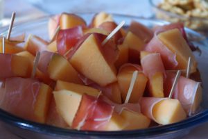 Pinchos de melón con jamón