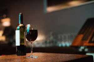 ¿Cómo maridar vinos españoles con comida internacional?