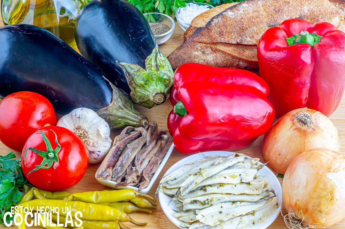 Ingredientes de la tosta de escalivada con anchoas y boquerones