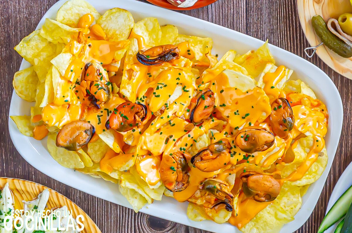 Patatas con mayonesa de mejillones