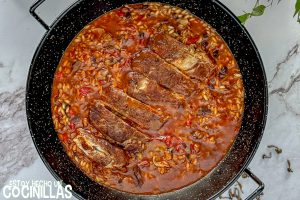 Arroz meloso con costilla adobada y setas