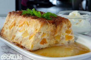 Pudin de pan y melocotón