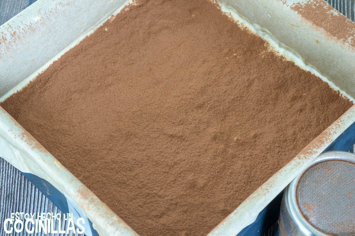 Cubrir con chocolate en polvo
