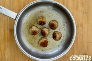 Dorar las albóndigas