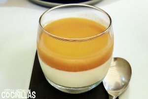Panna cotta de maracuyá