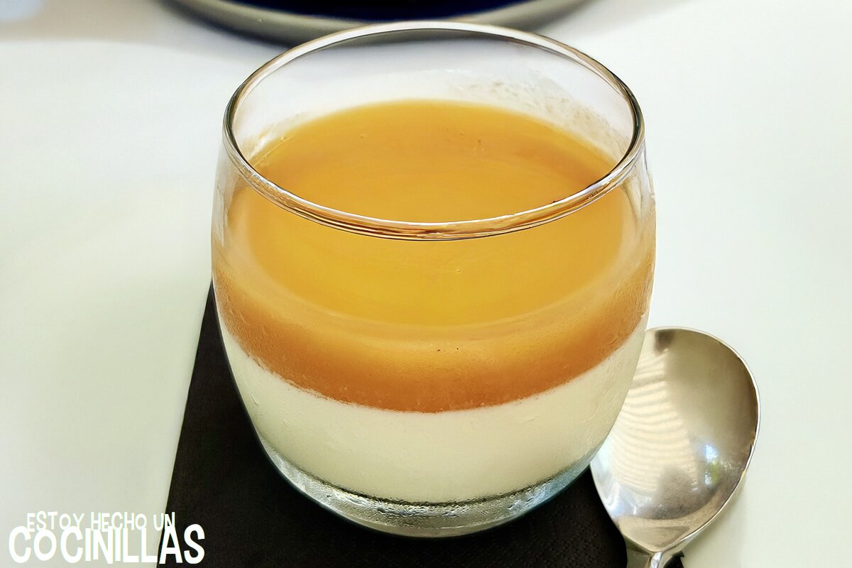 Panna cotta de maracuyá