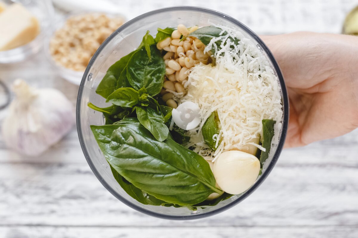 Preparar el pesto