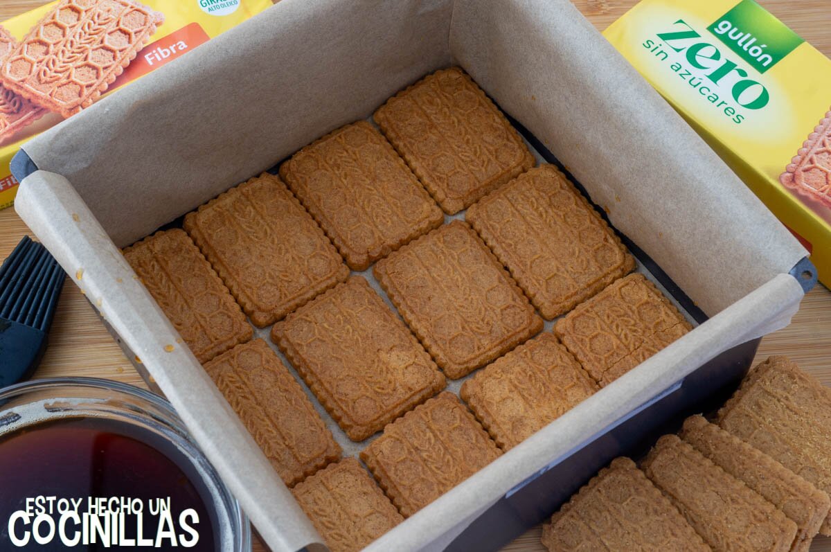Remojar las galletas en café