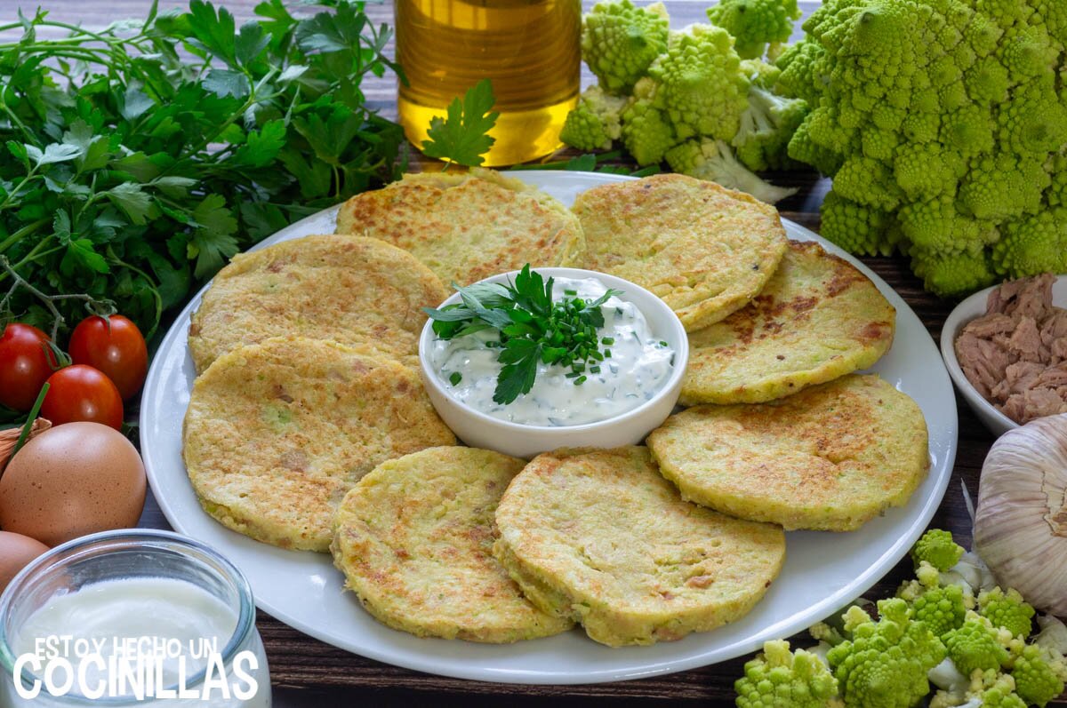 Tortitas saladas de romanesco con atún