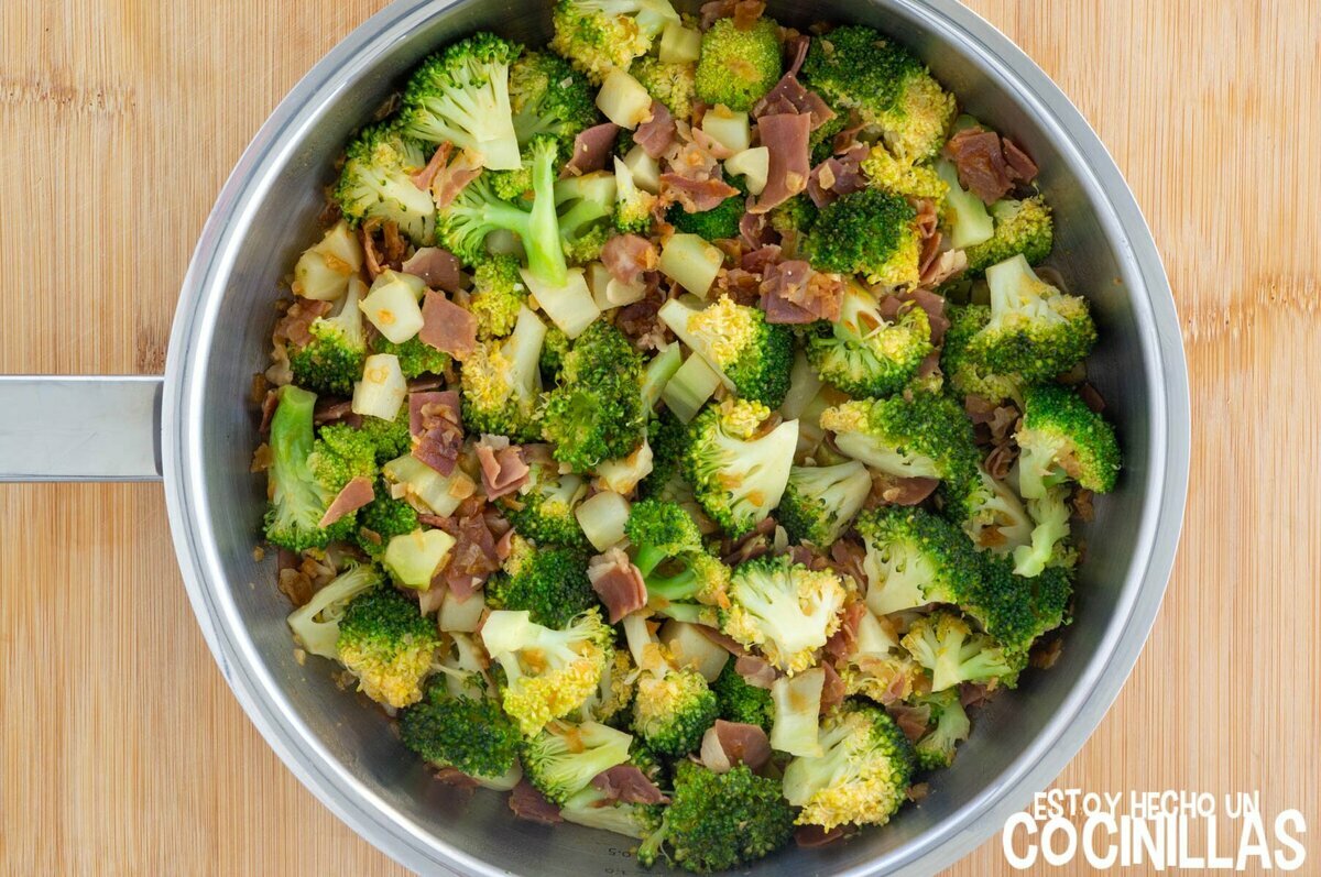 Brócoli salteado con jamón