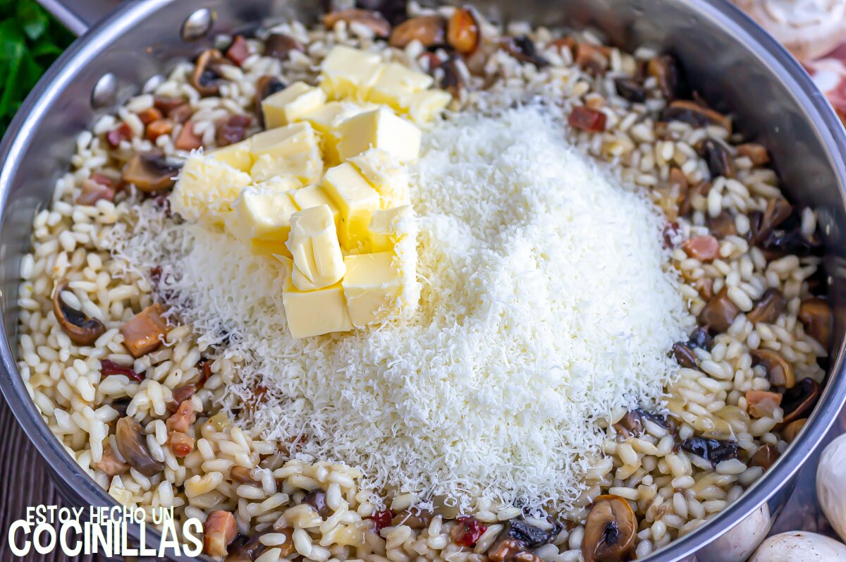 Incorporar la mantequilla y el queso