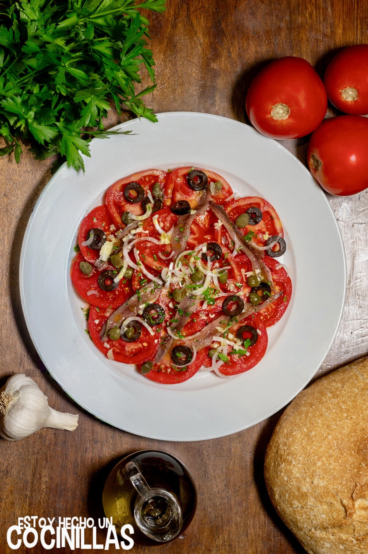 Ensalada de tomate con anchoas