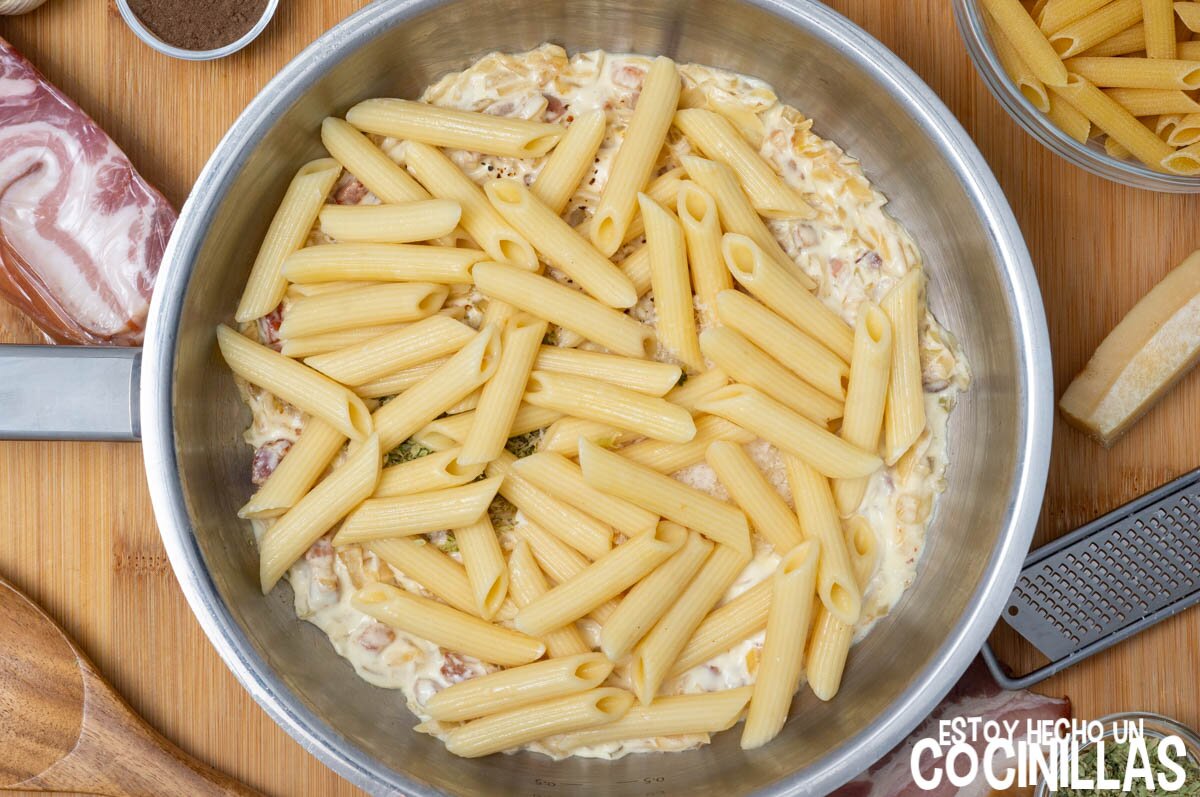 Incorporar los macarrones