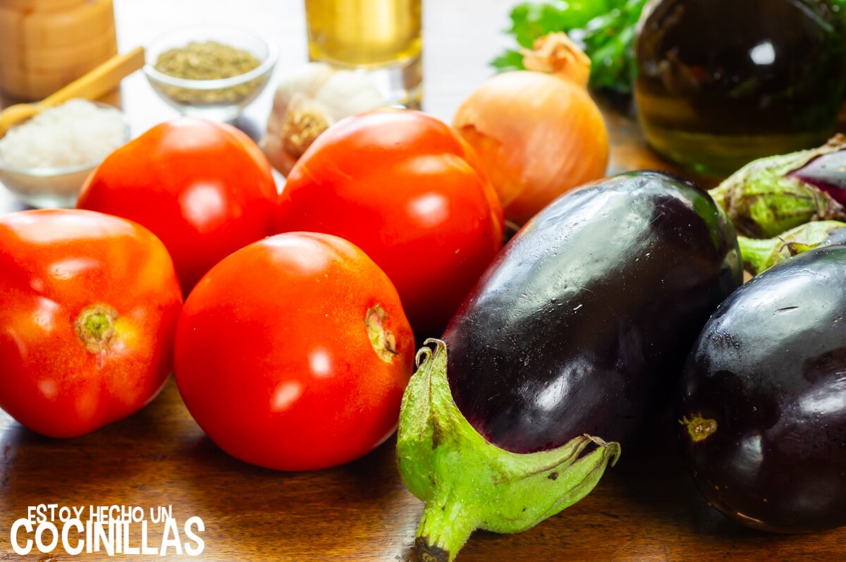 Ingredientes berenjenas con tomate