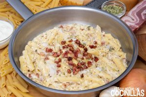 Macarrones con nata y bacon