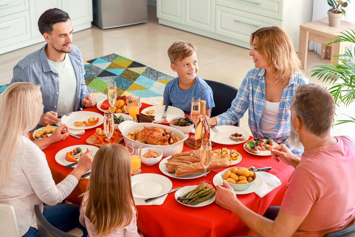 Preparar la mesa para disfrutar de la comida