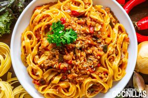 Tallarines con carne picada