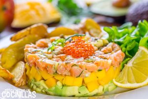 Tartar de salmón, aguacate y mango