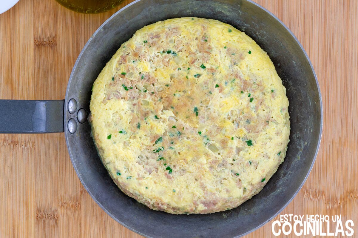 Darle la vuelta a la tortilla de atún