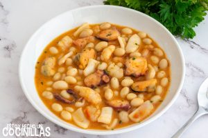 Pochas con marisco