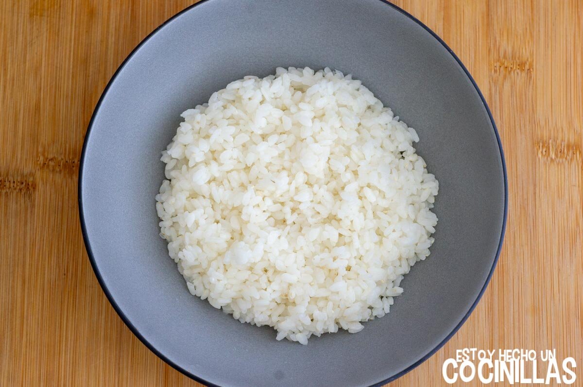 Repartir el arroz en cuencos